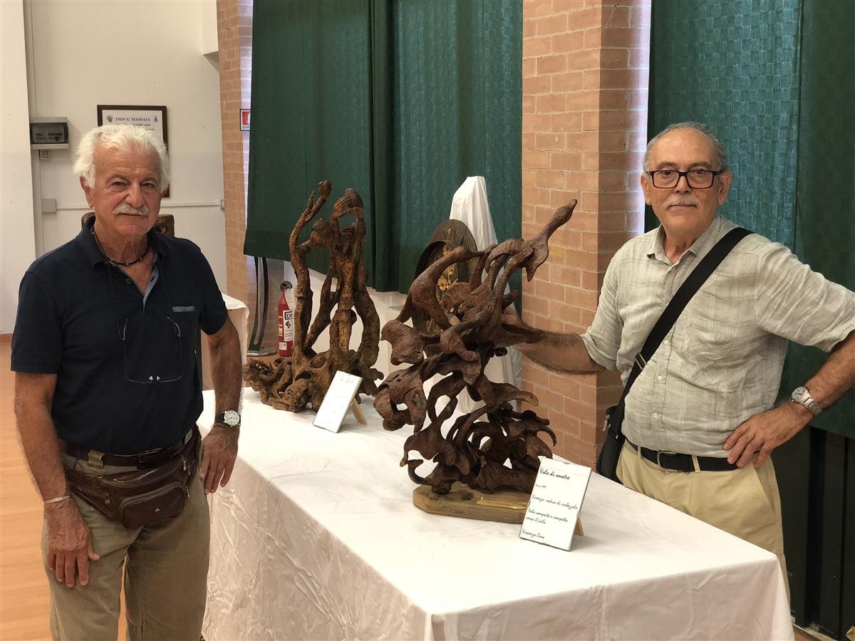 Sculture e mosaici in legno